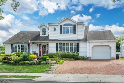32 Rose St, Wood Ridge, NJ, 07075-2212 | Card Image
