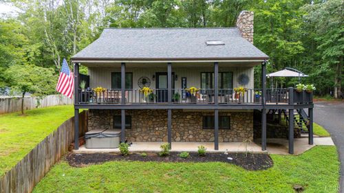 5600 Old Cifax Rd, Goode, VA, 24556-2864 | Card Image