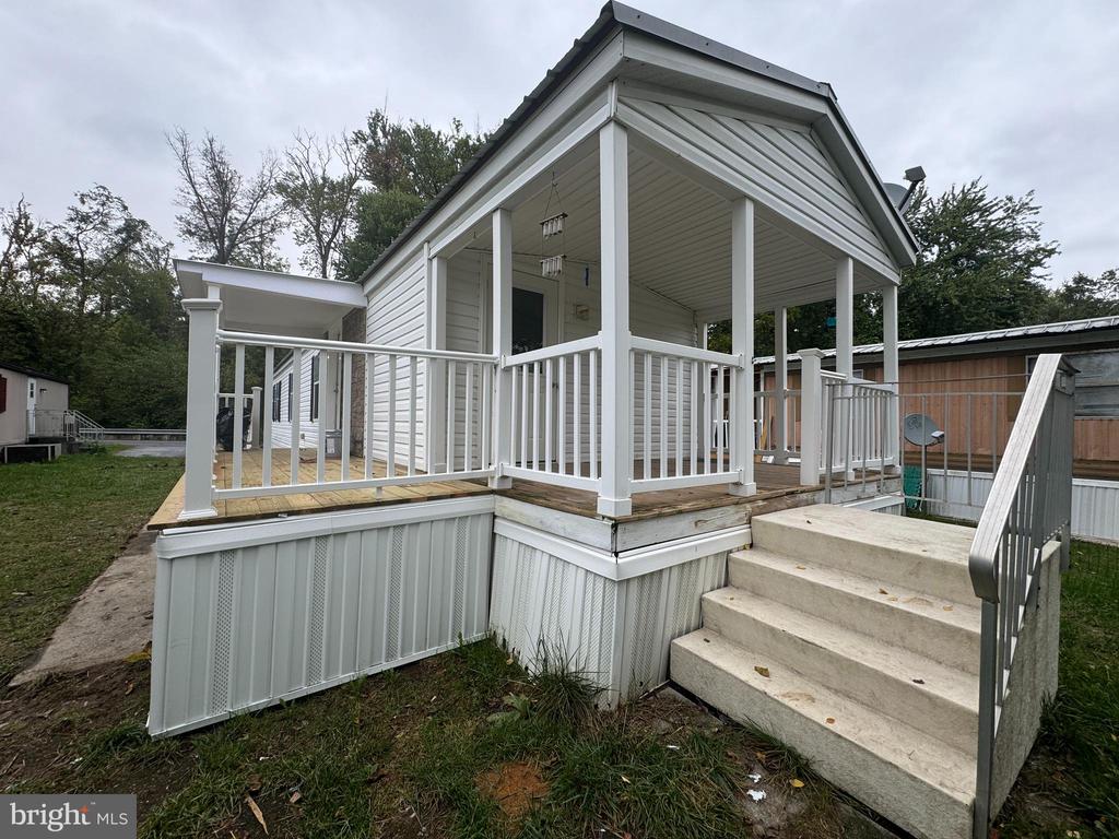 Lake Dr, Middletown, PA 17057