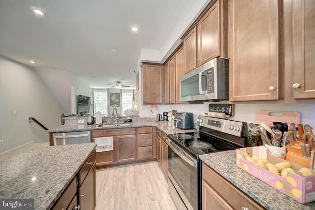 18316 Reaper Hill Ct, Townhouse with 3 bedrooms, 3 bathrooms and null parking in TRIANGLE VA | Image 35