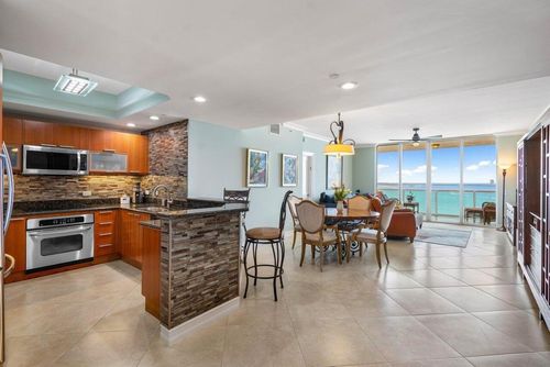 1401-2650 Lake Shore Dr, RIVIERA BEACH, FL, 33404-4604 | Card Image