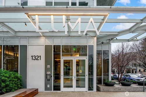 1001-1321 Seneca St, Seattle, WA, 98101-3256 | Card Image