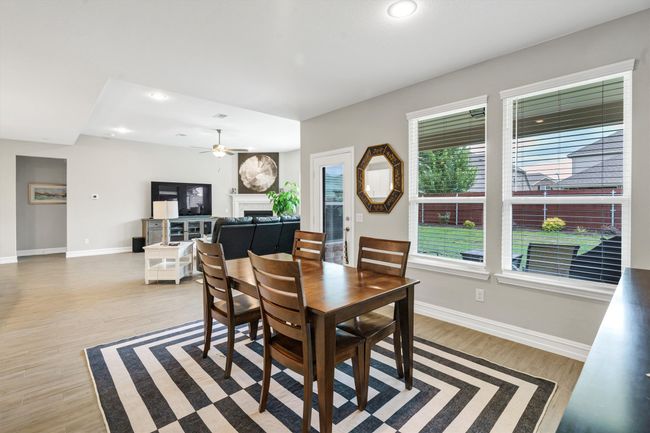 Enjoy eating meals overlooking the backyard. | Image 16