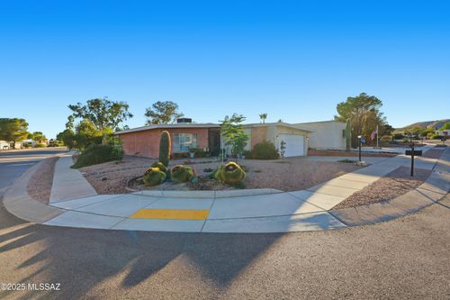 425 W San Ignacio, Green Valley, AZ, 85614-3934 | Card Image