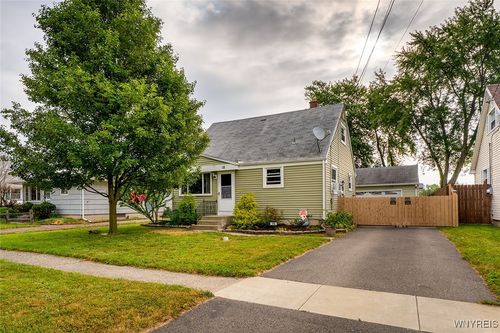 18 Veterans Dr, Lancaster, NY, 14086-1708 | Card Image