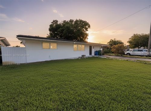 8600 Taft St, Pembroke Pines, FL, 33024-4846 | Card Image