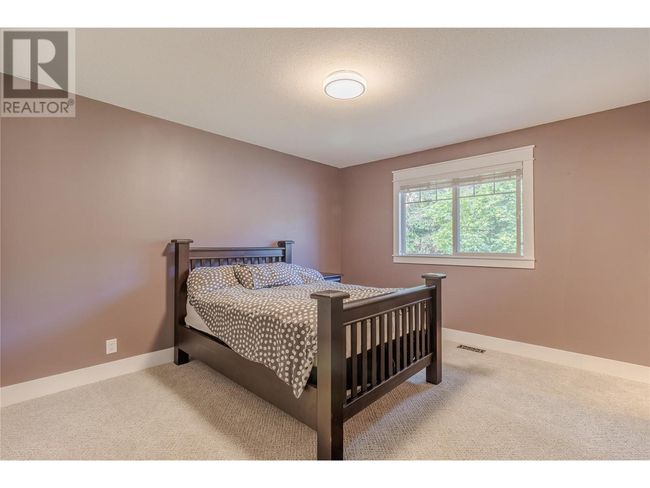 11885 Middleton Rd, House other with 5 bedrooms, 4 bathrooms and 3 parking in Lake Country BC | Image 13