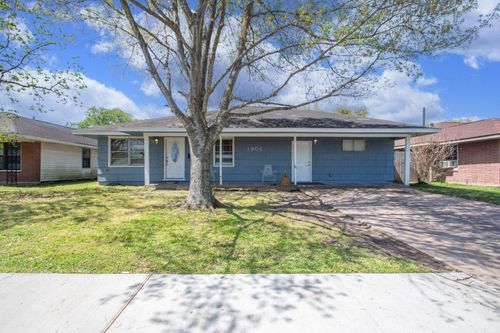1906 Thelma Ln, Pasadena, TX, 77502-2738 | Card Image