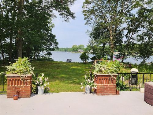 507 Stafford Rd, Tiverton, RI, 02878-2438 | Card Image