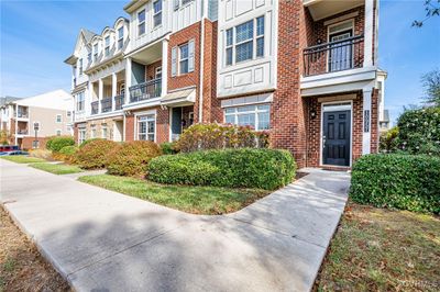 Exterior view, front of home-end unit | Image 3