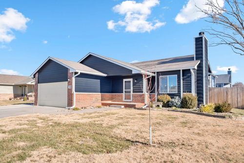 2208 Old Main St, Newton, KS, 67114-9047 | Card Image