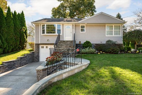 116 Ira Road, Oyster Bay, NY, 11791 | Card Image