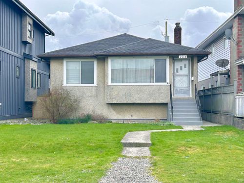 4472 Triumph St, Burnaby, BC, V5C1Z9 | Card Image