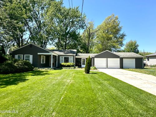 937 Fairview Ave, Bowling Green, OH, 43402-1722 | Card Image