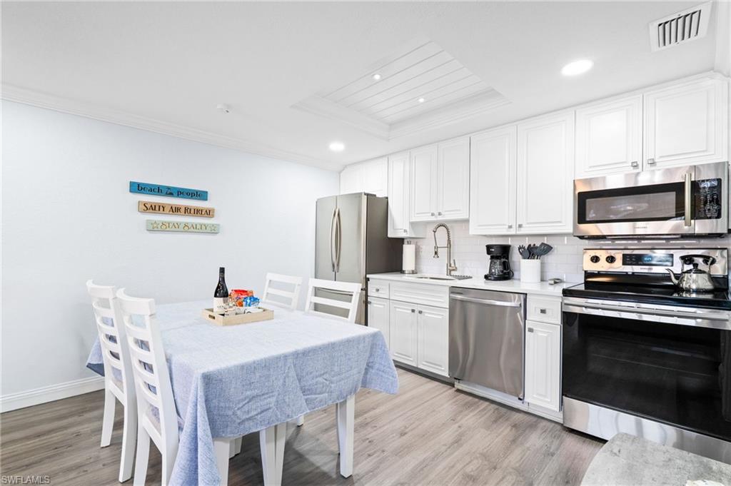 Residential in NAPLES 3