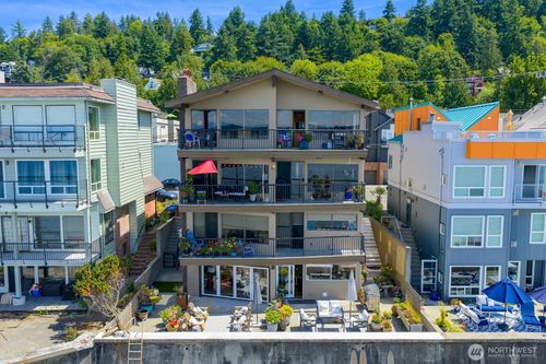 4131 Beach Drive Sw, Seattle, WA, 98116 | Card Image