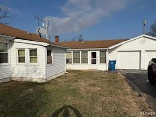 107 E Moro Dr, Moro, IL, 62067-1346 | Card Image