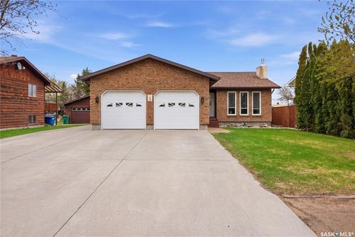 165 3rd Street, Pilot Butte, SK, S0G3Z0 | Card Image