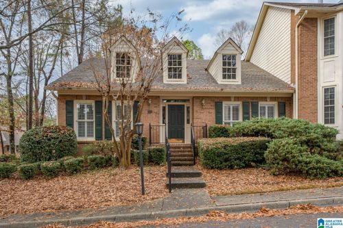 901 Chestnut Oaks Cir, Hoover, AL, 35244-1541 | Card Image