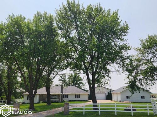 3511 19th St Sw, Mason City, IA, 50401-1548 | Card Image