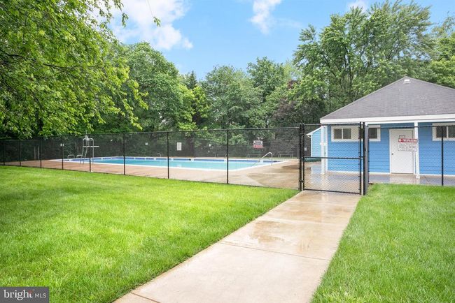261 E Juniper Ave, House other with 3 bedrooms, 2 bathrooms and null parking in STERLING VA | Image 36