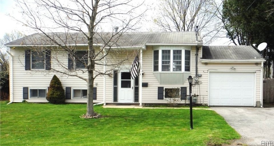 Elmhurst Rd, Utica, NY 13502