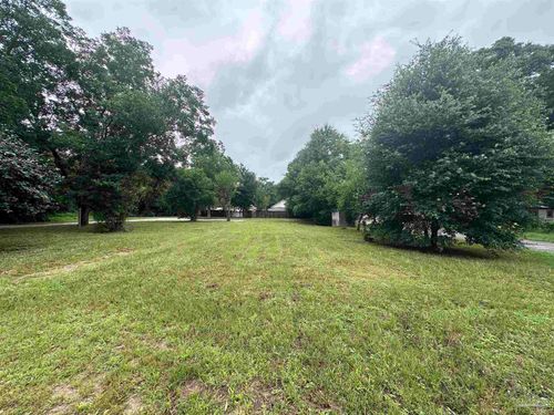 202 Yoakum Ct, Pensacola, FL, 32505-2860 | Card Image