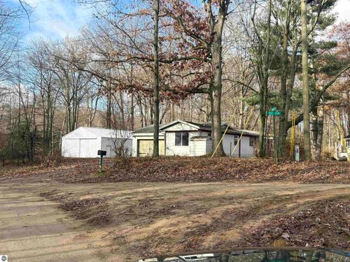 7662 Schaum Dr, Weidman, MI, 48893-8765 | Card Image