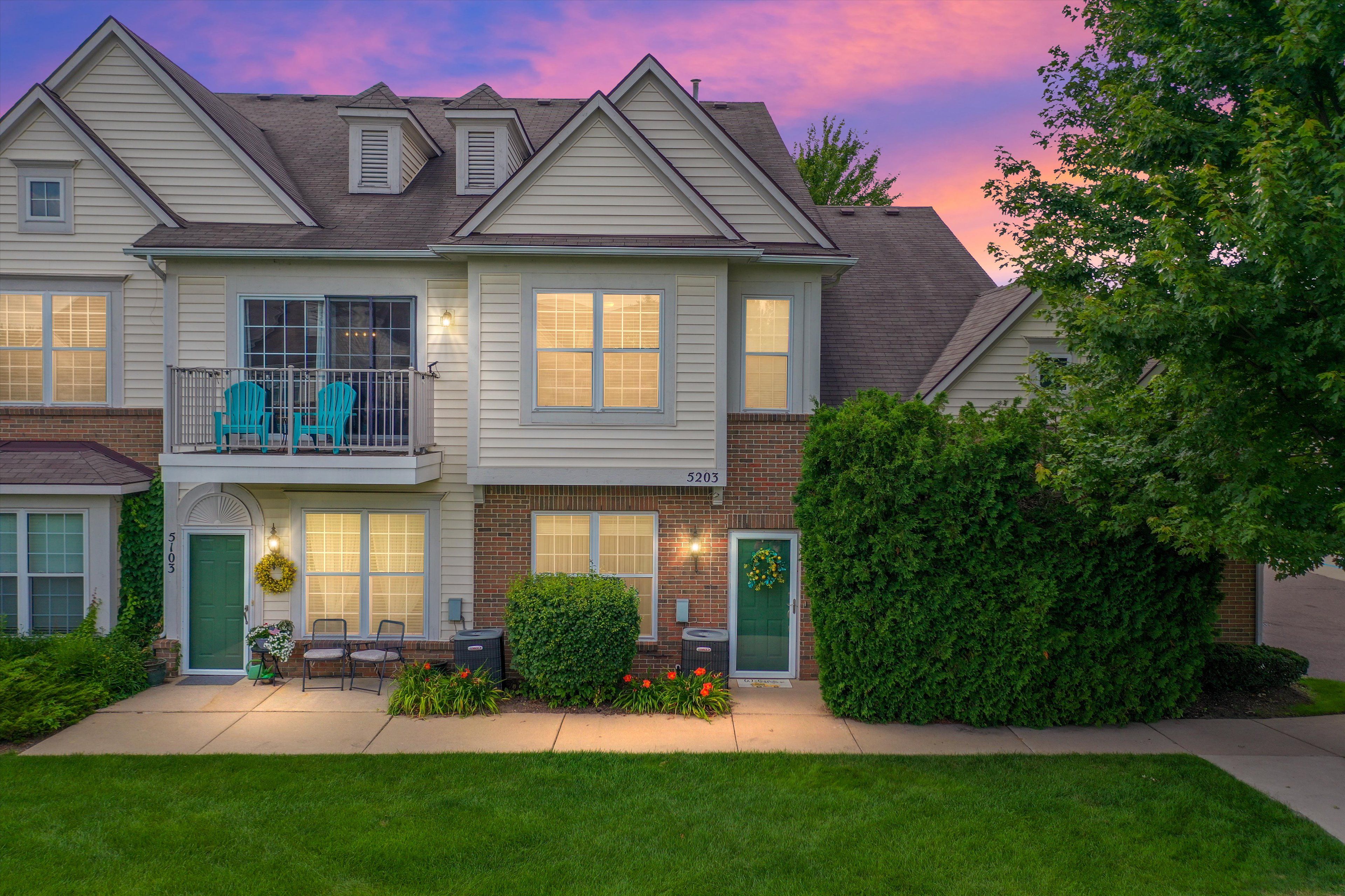 Widgeon Ln, Walled Lake, MI 48390