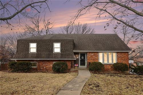 3201 Sw Plass Ave, Topeka, KS, 66611-2057 | Card Image