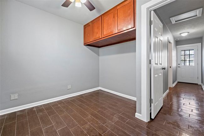915 E Hanna St, House other with 3 bedrooms, 2 bathrooms and 2 parking in Calvert TX | Image 24