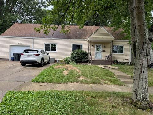 469 Lodi St, Akron, OH, 44305-3171 | Card Image