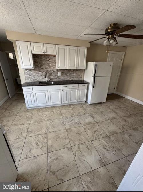 b-160 Broadway, WESTVILLE, NJ, 08093-1147 | Card Image