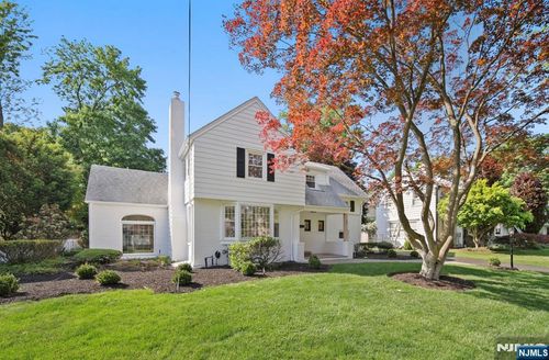 55 Forest Rd, Demarest, NJ, 07627-1206 | Card Image