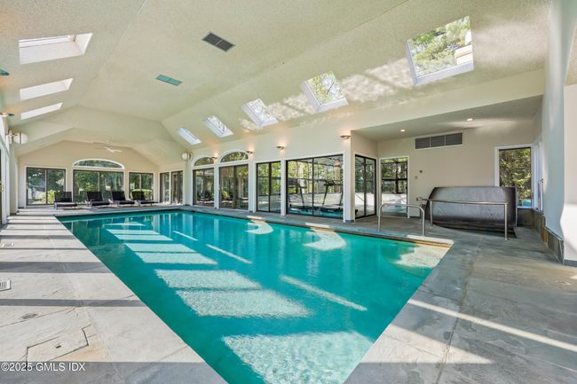 Pool, Hot Tub and Gym | Image 41