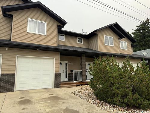 2-708 Macdonald Street W, Moose Jaw, SK, S6H2W2 | Card Image