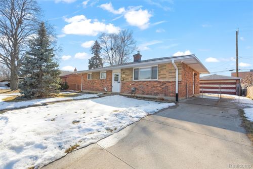 7043 Wildwood St, Westland, MI, 48185-7005 | Card Image