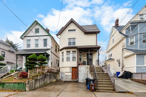 34 Dongan St, Staten Island, NY, 10310-1220 | Card Image