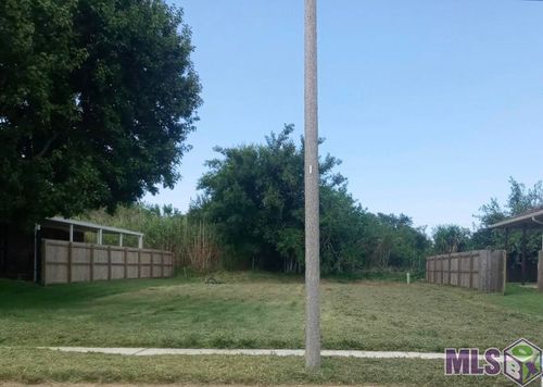 13020 N Lake Carmel Dr, New Orleans, LA, 70128-2549 | Card Image