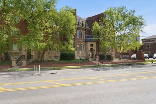 214 31st Ave N, Nashville, TN, 37203-1205 | Card Image