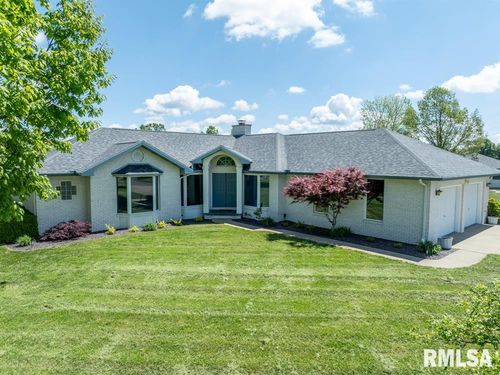 12 Old Marion Rd, West Frankfort, IL, 62896-5163 | Card Image