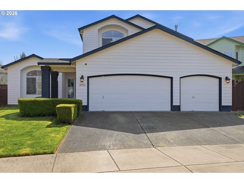 2022 Ne Blue Heron Dr, Portland, OR, 97211-1680 | Card Image