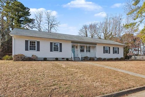 20 Linda Dr, Newport News, VA, 23608-2247 | Card Image