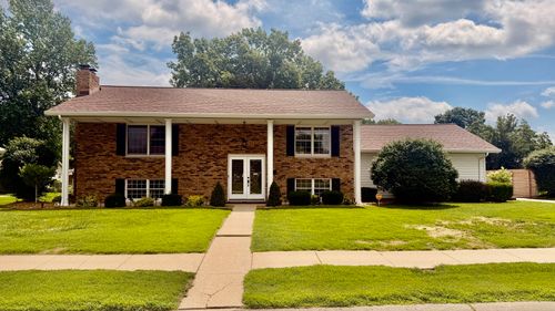 545 Meadowbrook Ln, Centralia, IL, 62801-4418 | Card Image