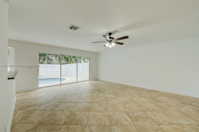 1127 Sw 104 Th Way, House other with 4 bedrooms, 3 bathrooms and null parking in Pembroke Pines FL | Image 9
