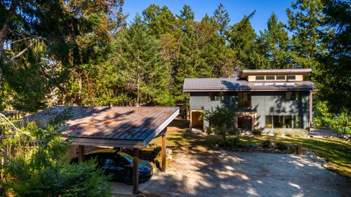 1456 Nose Point Road, House other with 5 bedrooms, 3 bathrooms and 3 parking in Salt Spring Island BC | Card Image