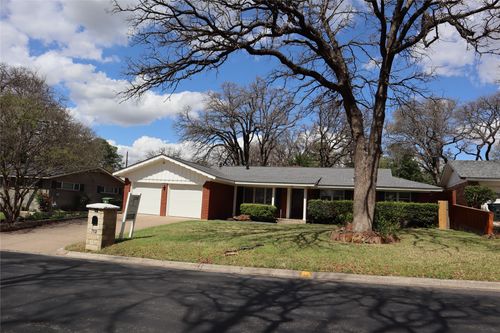 712 Joanna Dr, Hurst, TX, 76053-4938 | Card Image