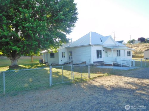 135 N 3rd Ave, Connell, WA, 99326 | Card Image