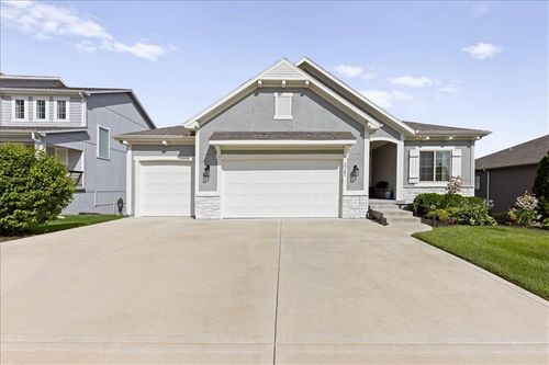 18161 Hauser St, Overland Park, KS, 66013-9042 | Card Image