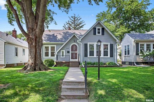 3016 Arlington Ave, Davenport, IA, 52803-1309 | Card Image